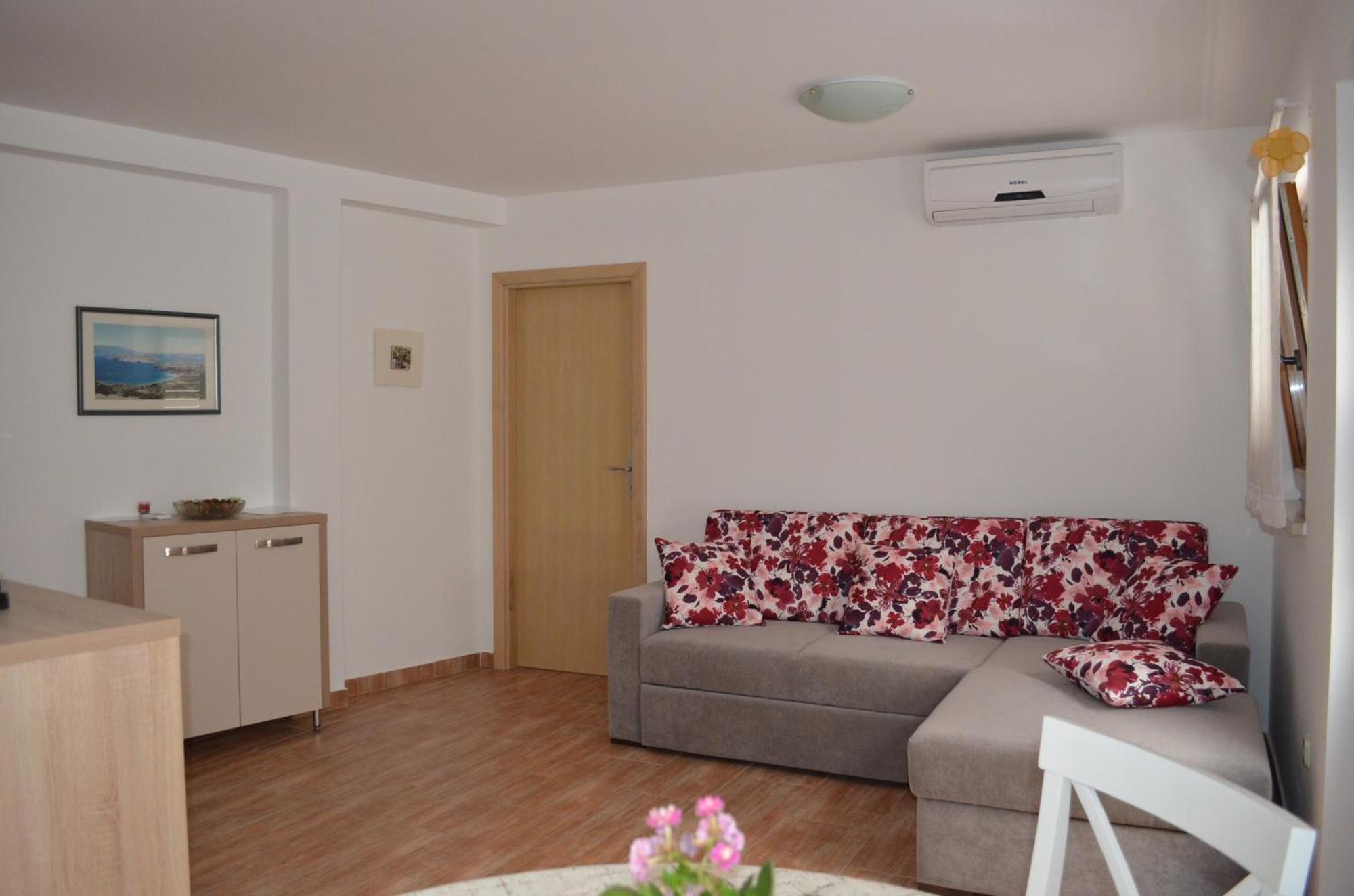 Apartments Lora Башка Номер фото